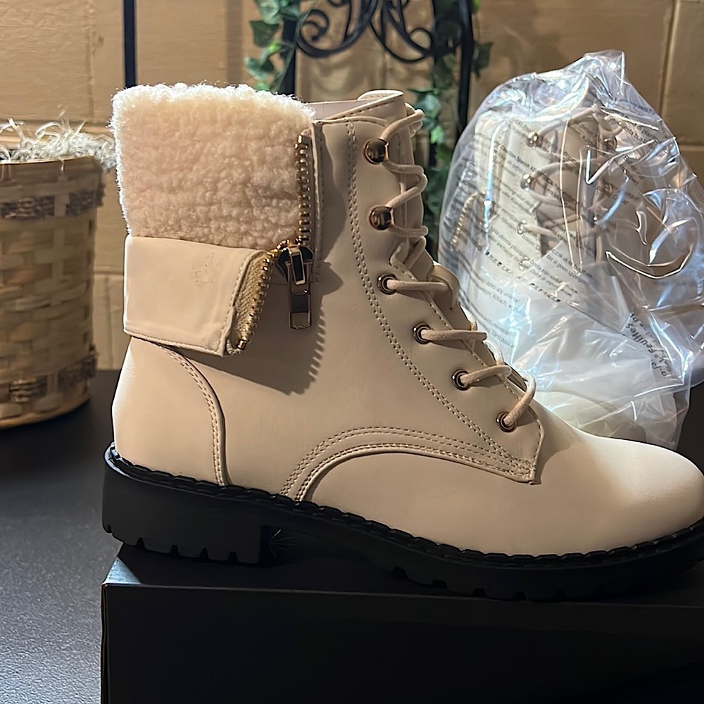 Ilona Boots
